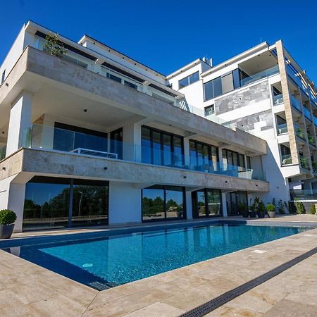 Club Panorama Residence Alsoors Bagian luar foto
